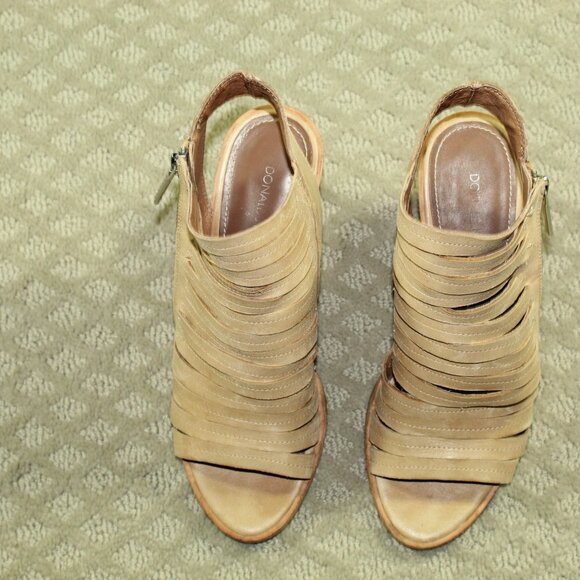 Donald J Pliner Women's 7.5M Light Tan Strappy 3" Stacked Heels - Picture 2 of 7